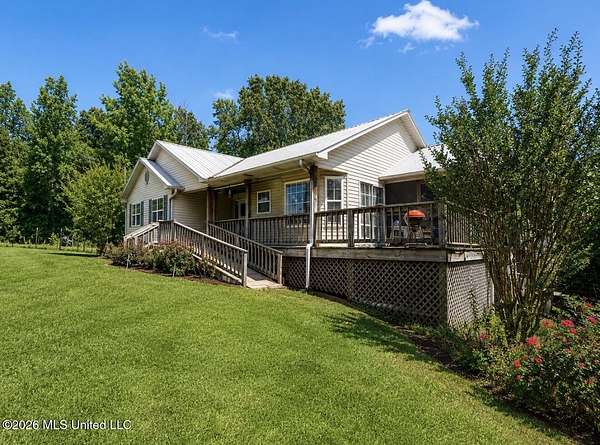1.5 Acres of Land with Home for Sale in Thaxton, Mississippi