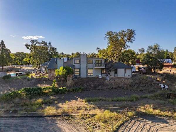 5 Acres of Land with Home for Sale in Palo Cedro, California