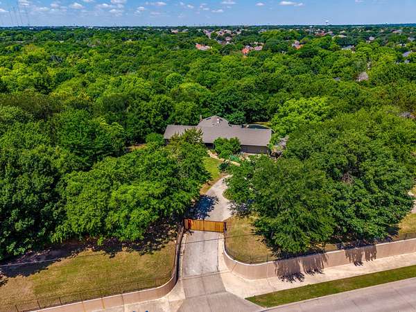 7.28 Acres of Land with Home for Sale in DeSoto, Texas
