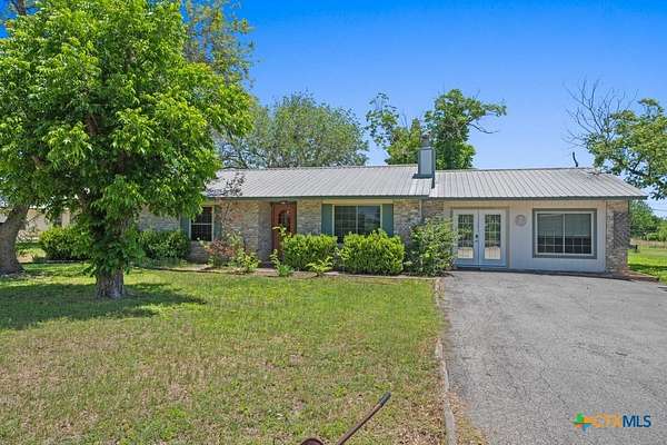 1.5 Acres of Land with Home for Sale in Marion, Texas