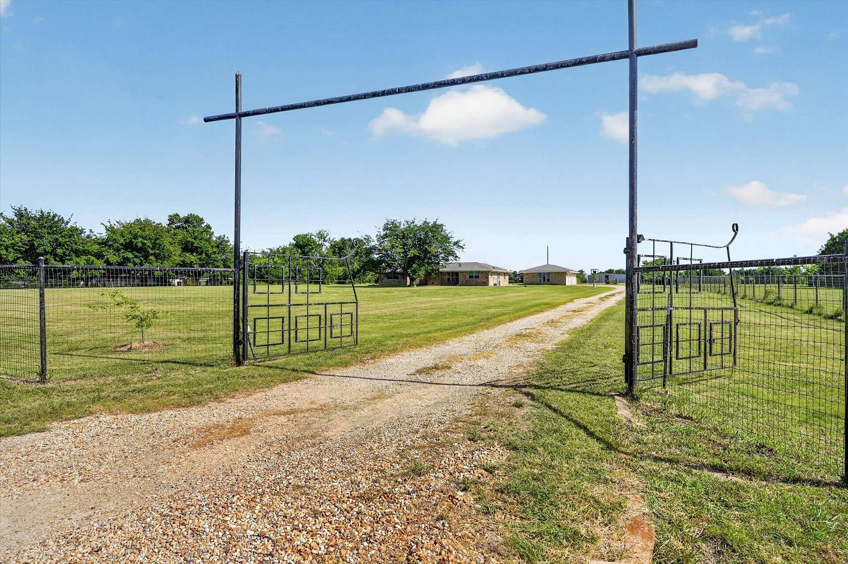 5.29 Acres of Land with Home for Sale in Lucas, Texas