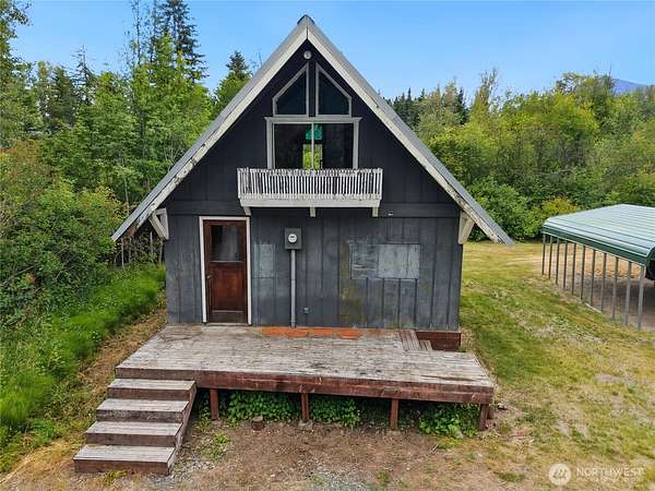 1 Acre of Land with Home for Sale in Easton, Washington