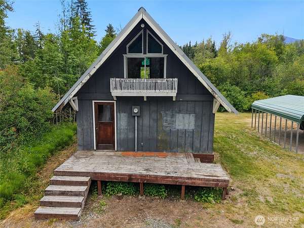 1 Acre of Land with Home for Sale in Easton, Washington