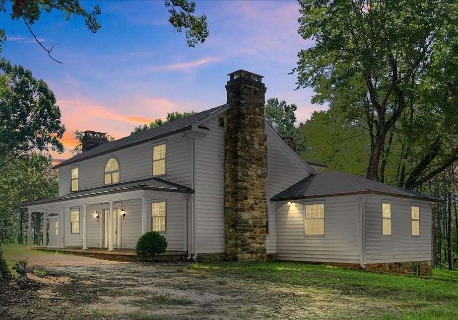 8.47 Acres of Land with Home for Sale in Nathalie, Virginia