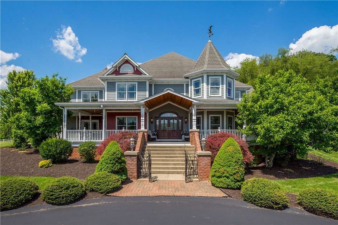 13.8 Acres of Land with Home for Sale in Canonsburg, Pennsylvania