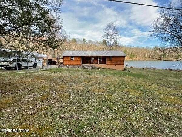 2 Acres of Land with Home for Sale in Grandview, Tennessee