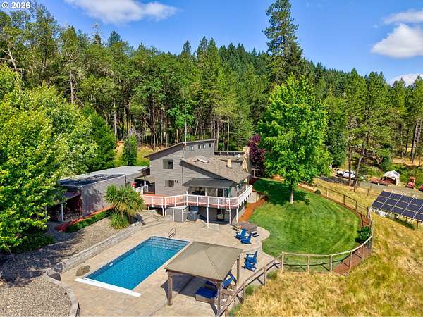 22.2 Acres of Land with Home for Sale in Roseburg, Oregon
