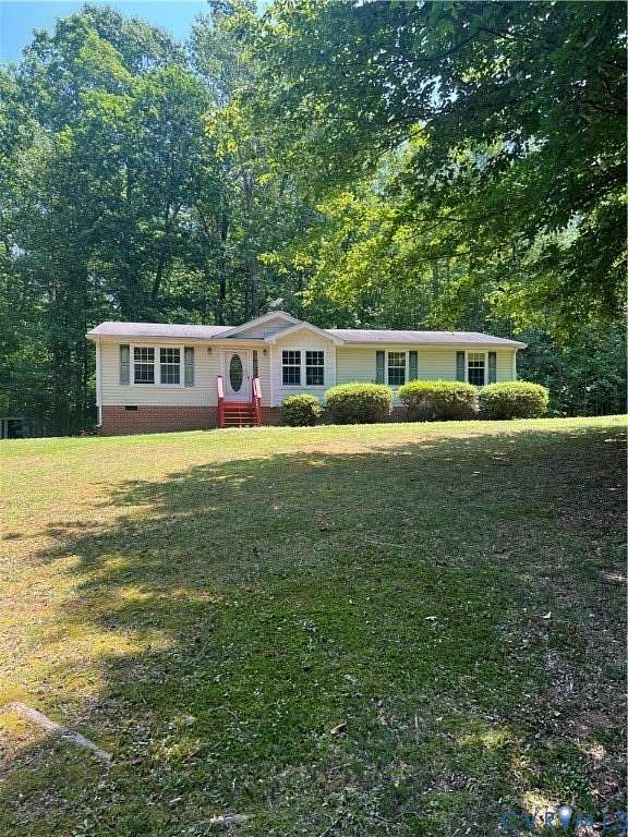4.42 Acres of Land with Home for Sale in Louisa, Virginia