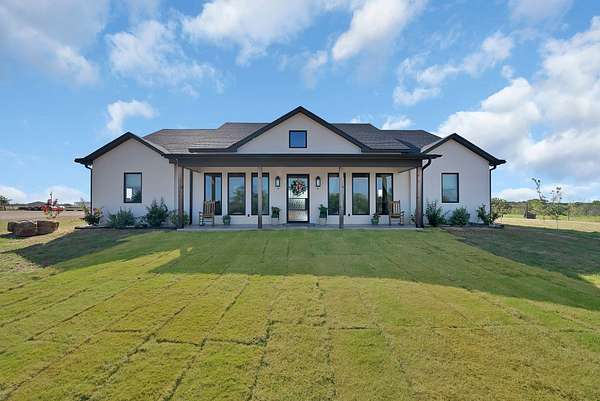 10.3 Acres of Land with Home for Sale in Dublin, Texas