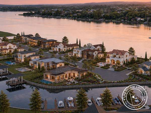 0.31 Acres of Mixed-Use Land for Sale in Granbury, Texas