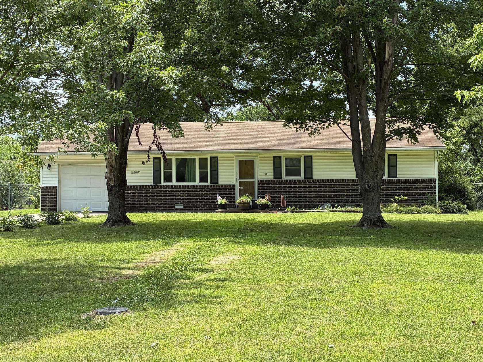 2 Acres of Land with Home for Sale in Moberly, Missouri