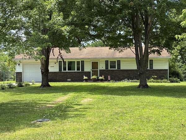 2 Acres of Land with Home for Sale in Moberly, Missouri