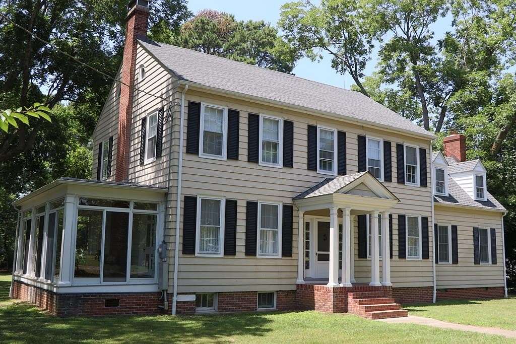 1.89 Acres of Land with Home for Sale in Belle Haven, Virginia