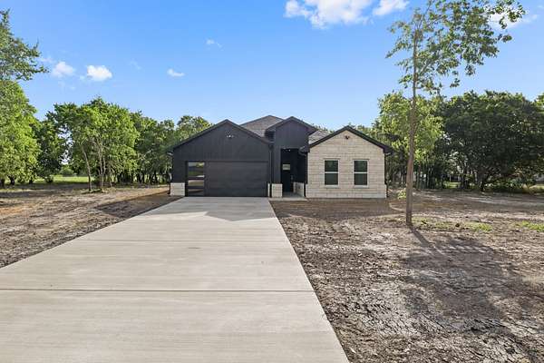 1.89 Acres of Land with Home for Sale in Purdon, Texas