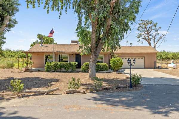 1.5 Acres of Land with Home for Sale in Lemoore, California