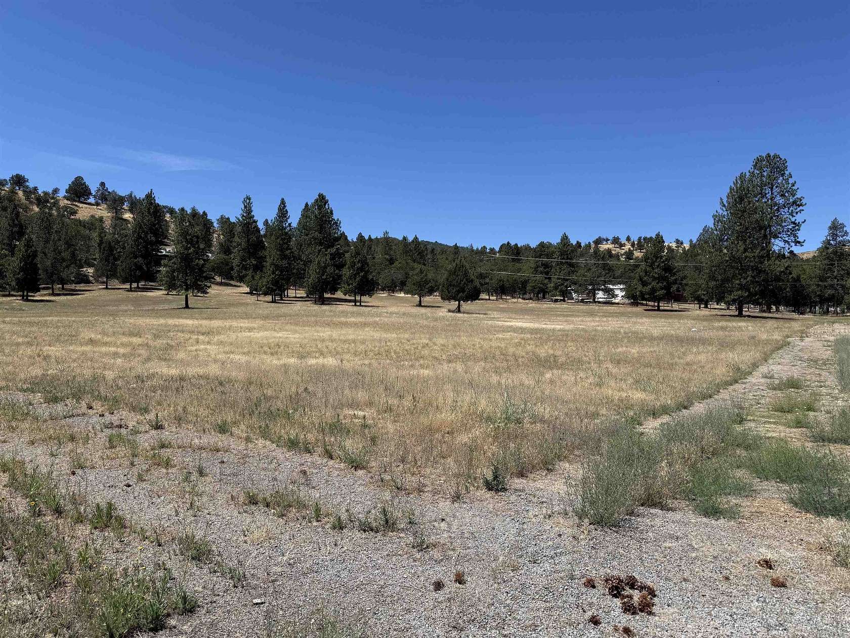 6.6 Acres of Commercial Land for Sale in Yreka, California