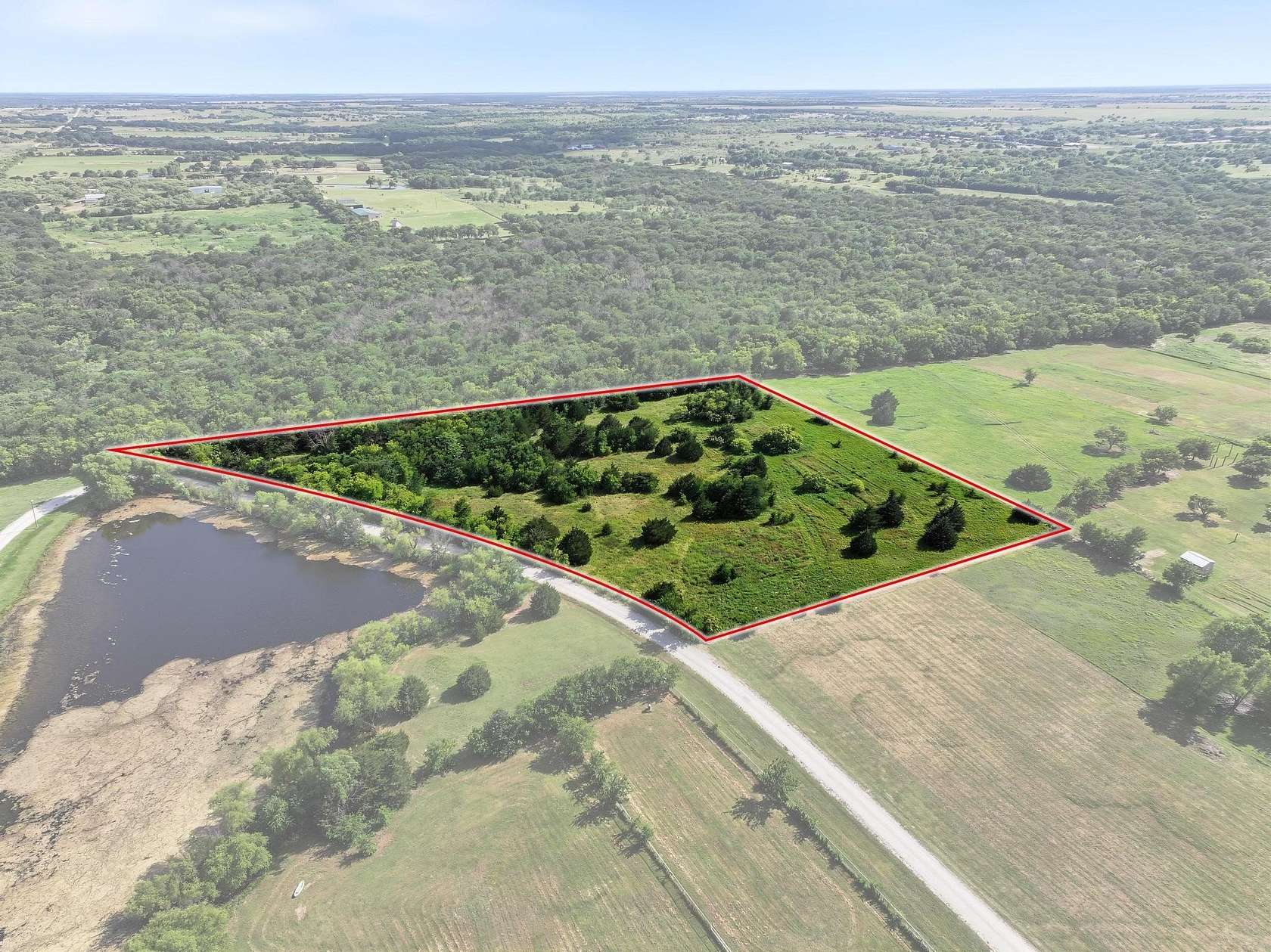 6.63 Acres of Residential Land for Sale in Southmayd, Texas