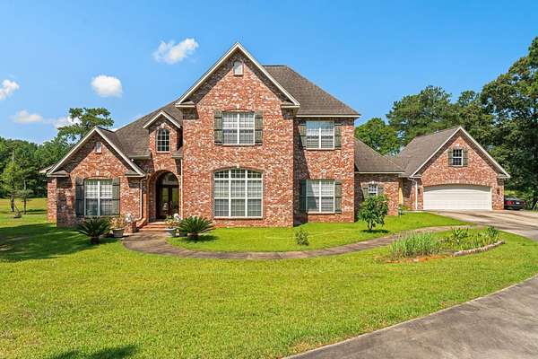12.8 Acres of Land with Home for Sale in Hattiesburg, Mississippi