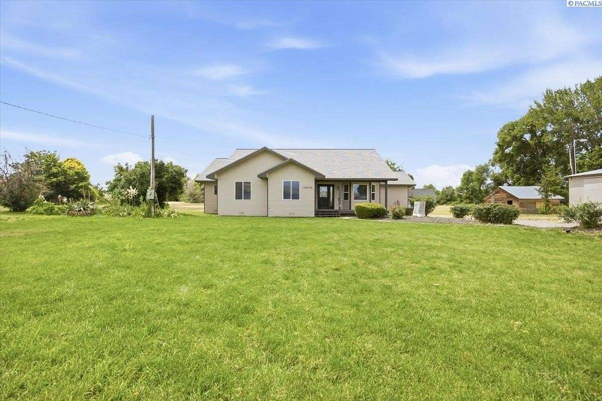 10 Acres of Land with Home for Sale in Prosser, Washington