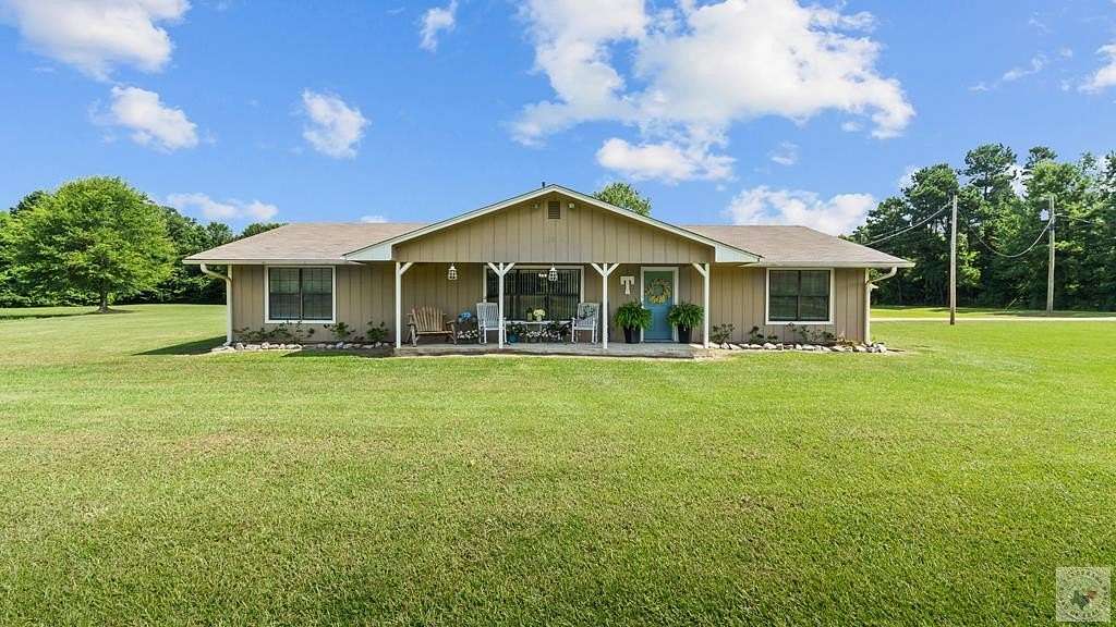 8 Acres of Land with Home for Sale in Texarkana, Arkansas
