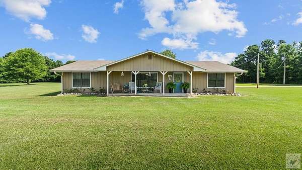 8 Acres of Land with Home for Sale in Texarkana, Arkansas