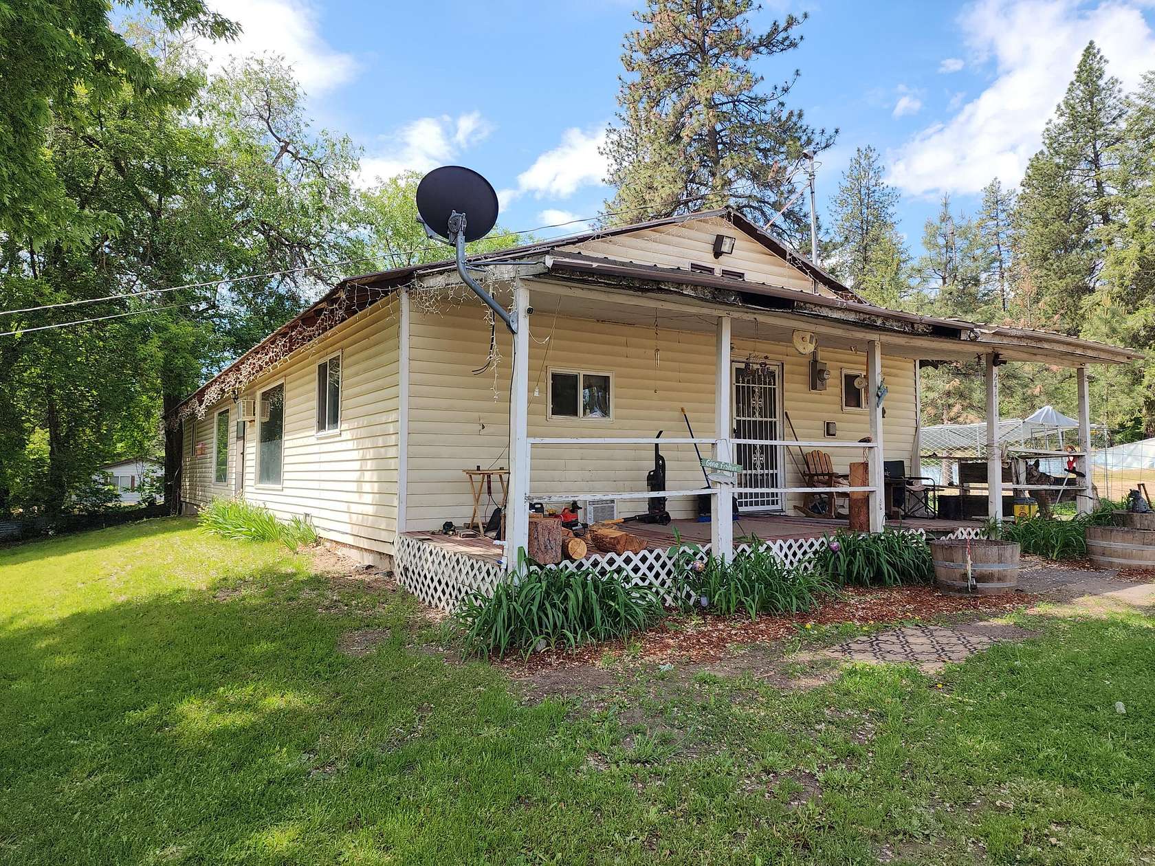 1.54 Acres of Land with Home for Sale in Kettle Falls, Washington