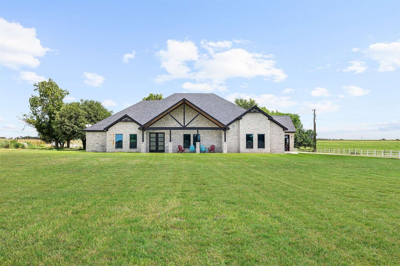 3.43 Acres of Improved Mixed-Use Land for Sale in Buckholts, Texas