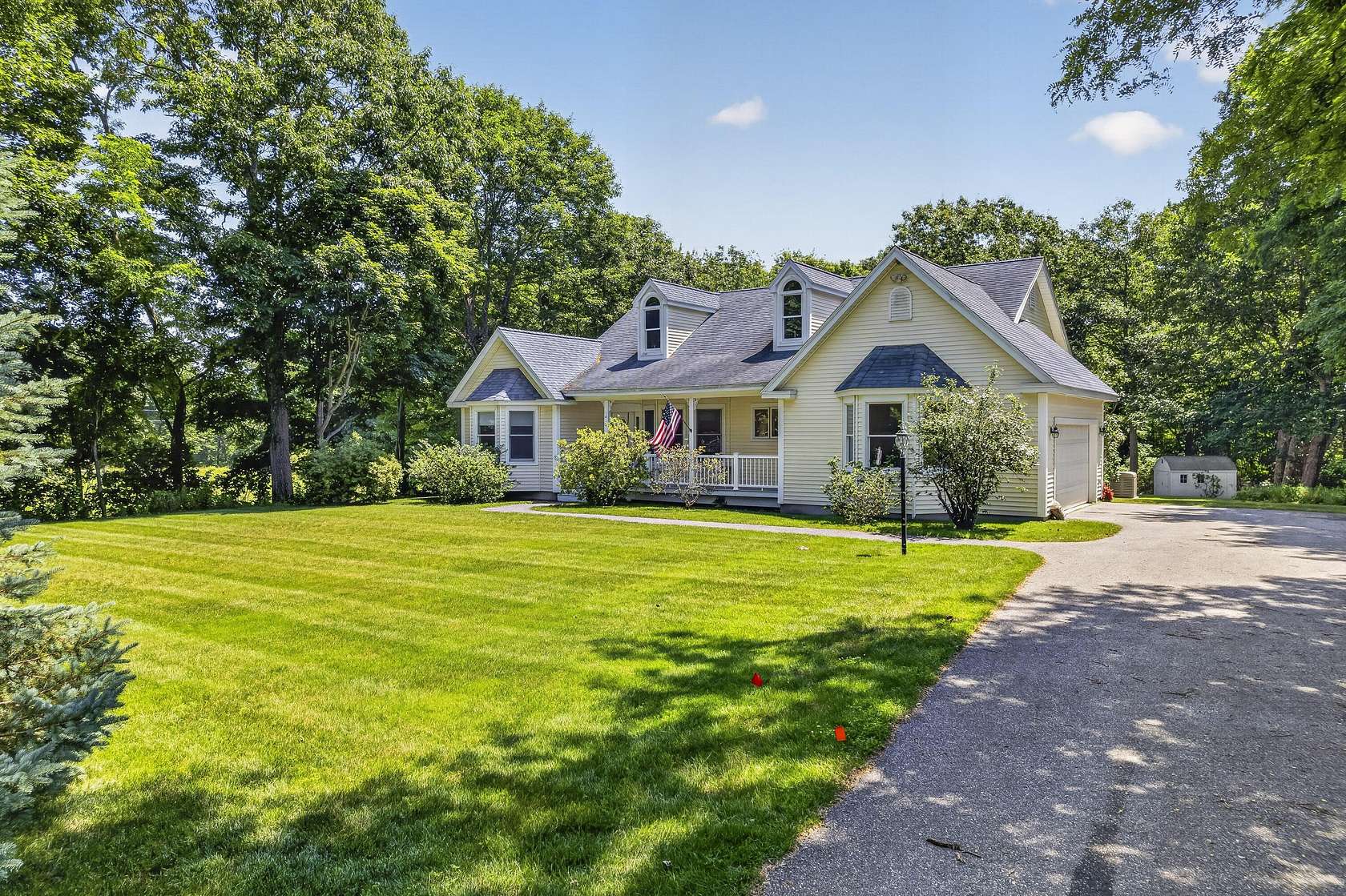 4.24 Acres of Land with Home for Sale in Harpswell Town, Maine