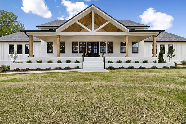 5.34 Acres of Land with Home for Sale in Columbia, Tennessee