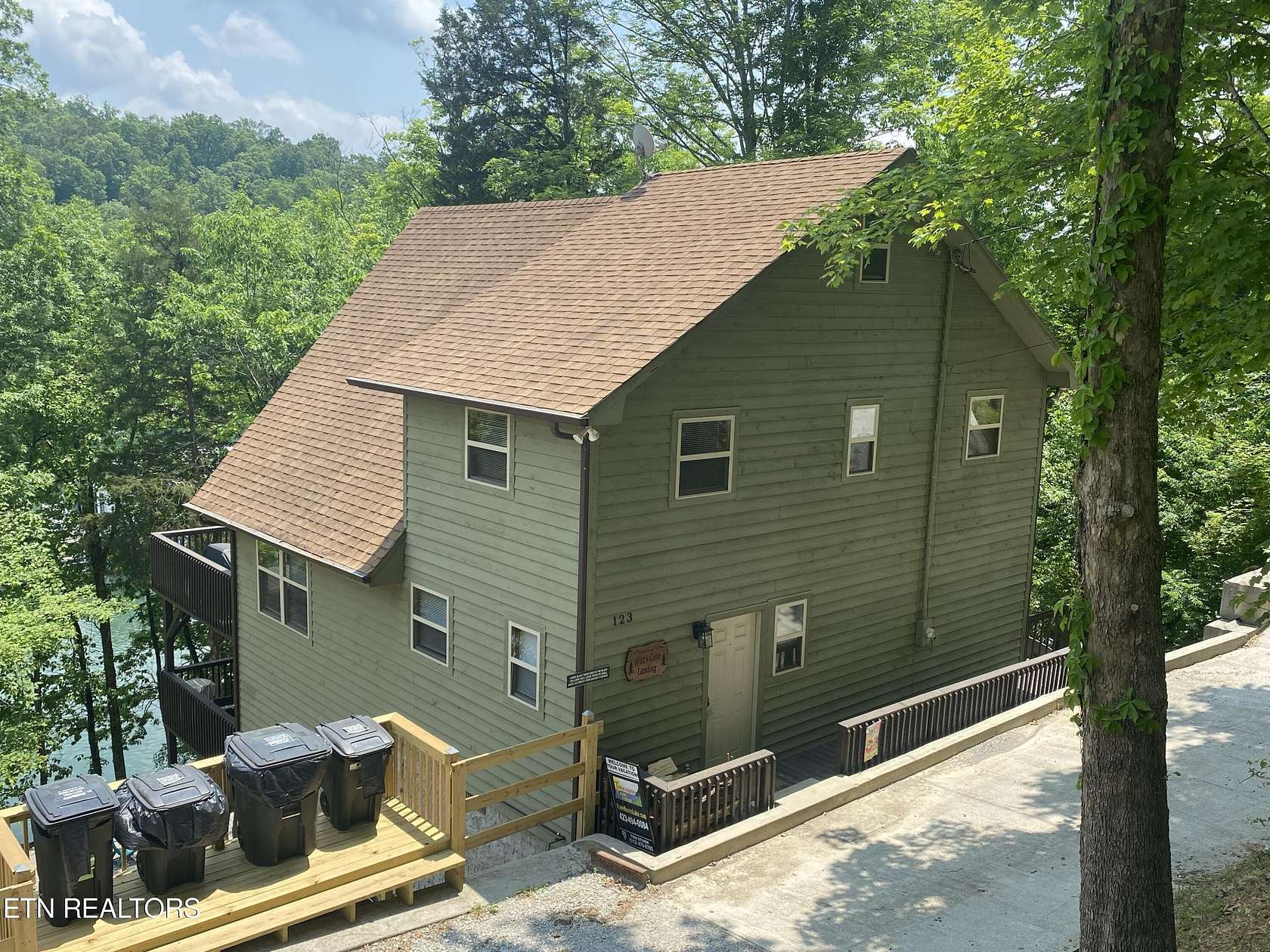1.59 Acres of Land with Home for Sale in Speedwell, Tennessee
