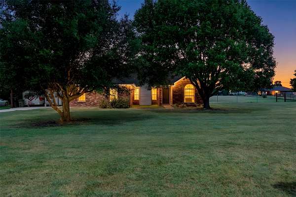 2.25 Acres of Land with Home for Sale in Waxahachie, Texas