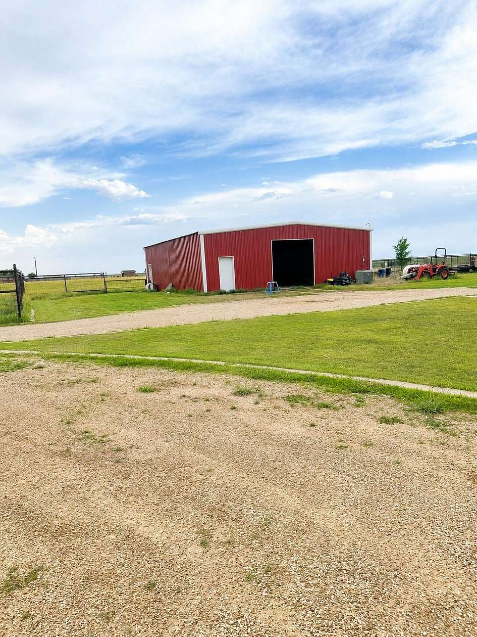 9.25 Acres of Land with Home for Sale in Levelland, Texas