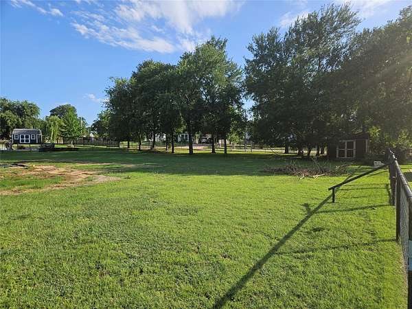 0.5 Acres of Residential Land for Sale in Glen Rose, Texas