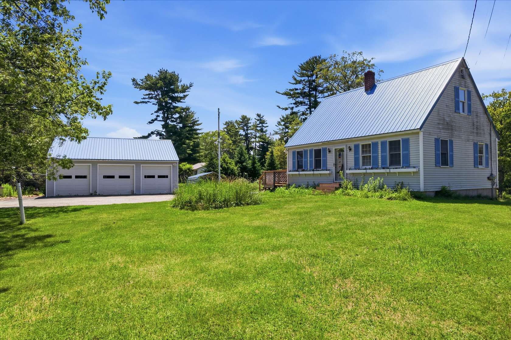 3.1 Acres of Land with Home for Sale in Bristol, Maine