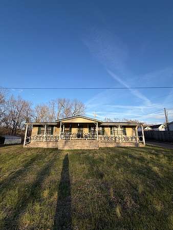 2.6 Acres of Land with Home for Sale in Cottontown, Tennessee