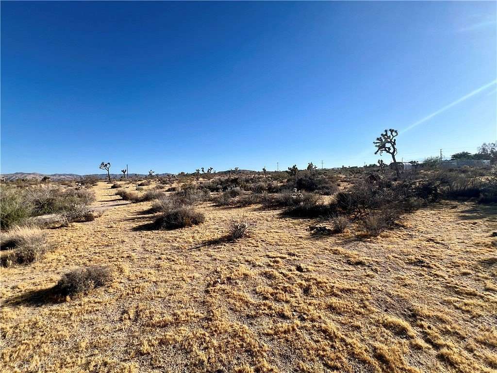 1.25 Acres of Land for Sale in Yucca Valley, California