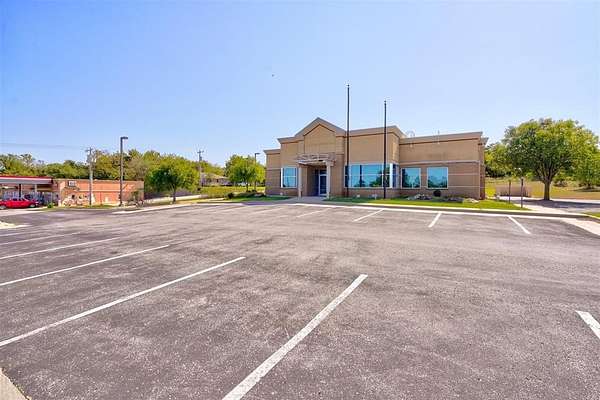1.6 Acres of Improved Commercial Land for Lease in Choctaw, Oklahoma