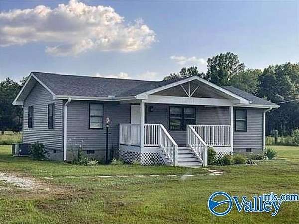 5.2 Acres of Land with Home for Sale in Decatur, Alabama