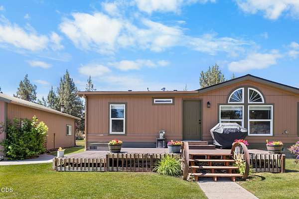 4.72 Acres of Land with Home for Sale in Redmond, Oregon