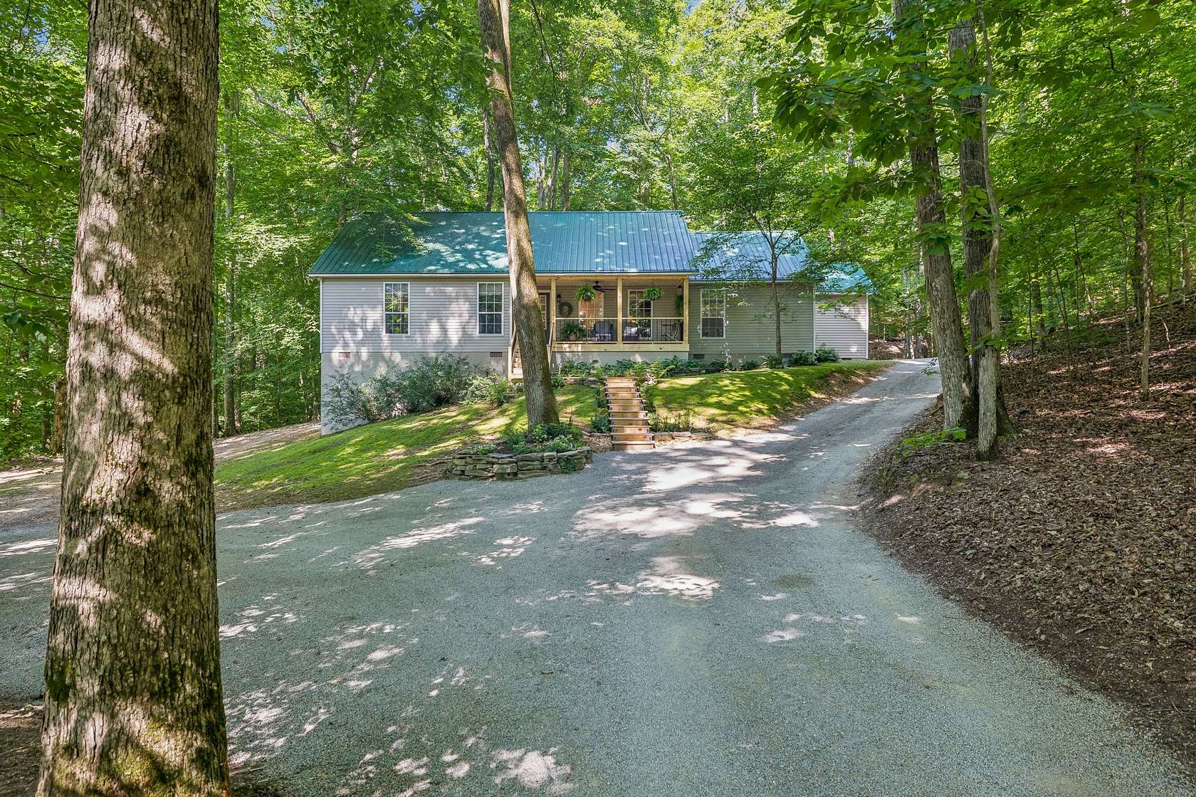 8.58 Acres of Land with Home for Sale in Hampshire, Tennessee