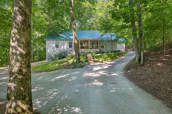 8.58 Acres of Land with Home for Sale in Hampshire, Tennessee