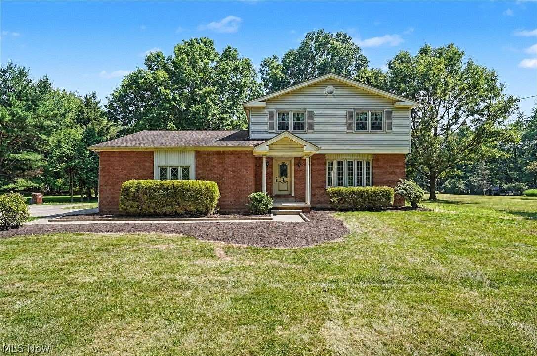2 Acres of Land with Home for Sale in Youngstown, Ohio