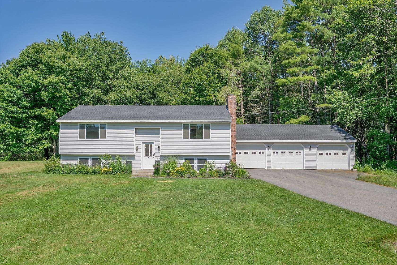 4.8 Acres of Land with Home for Sale in Yarmouth, Maine