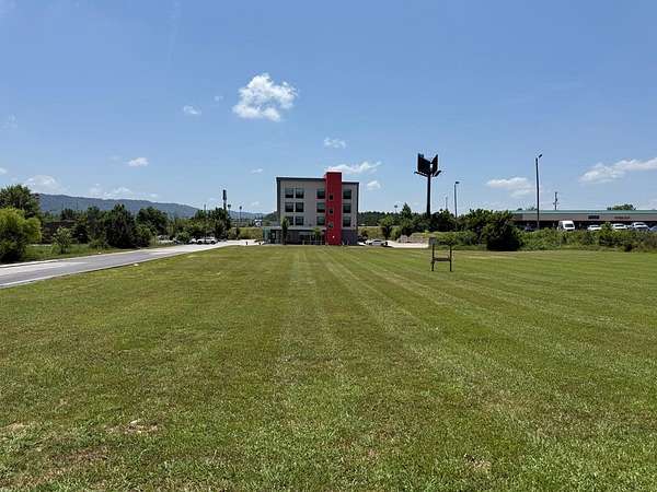 1.14 Acres of Mixed-Use Land for Sale in Ringgold, Georgia
