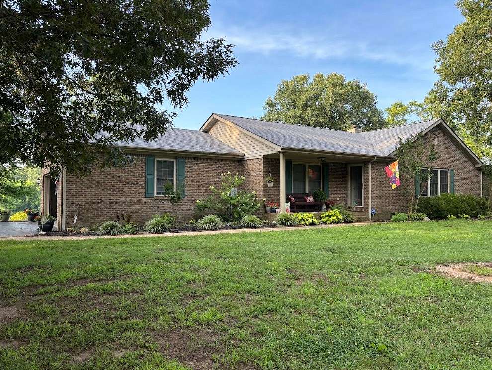 4 Acres of Land with Home for Sale in Big Sandy, Tennessee