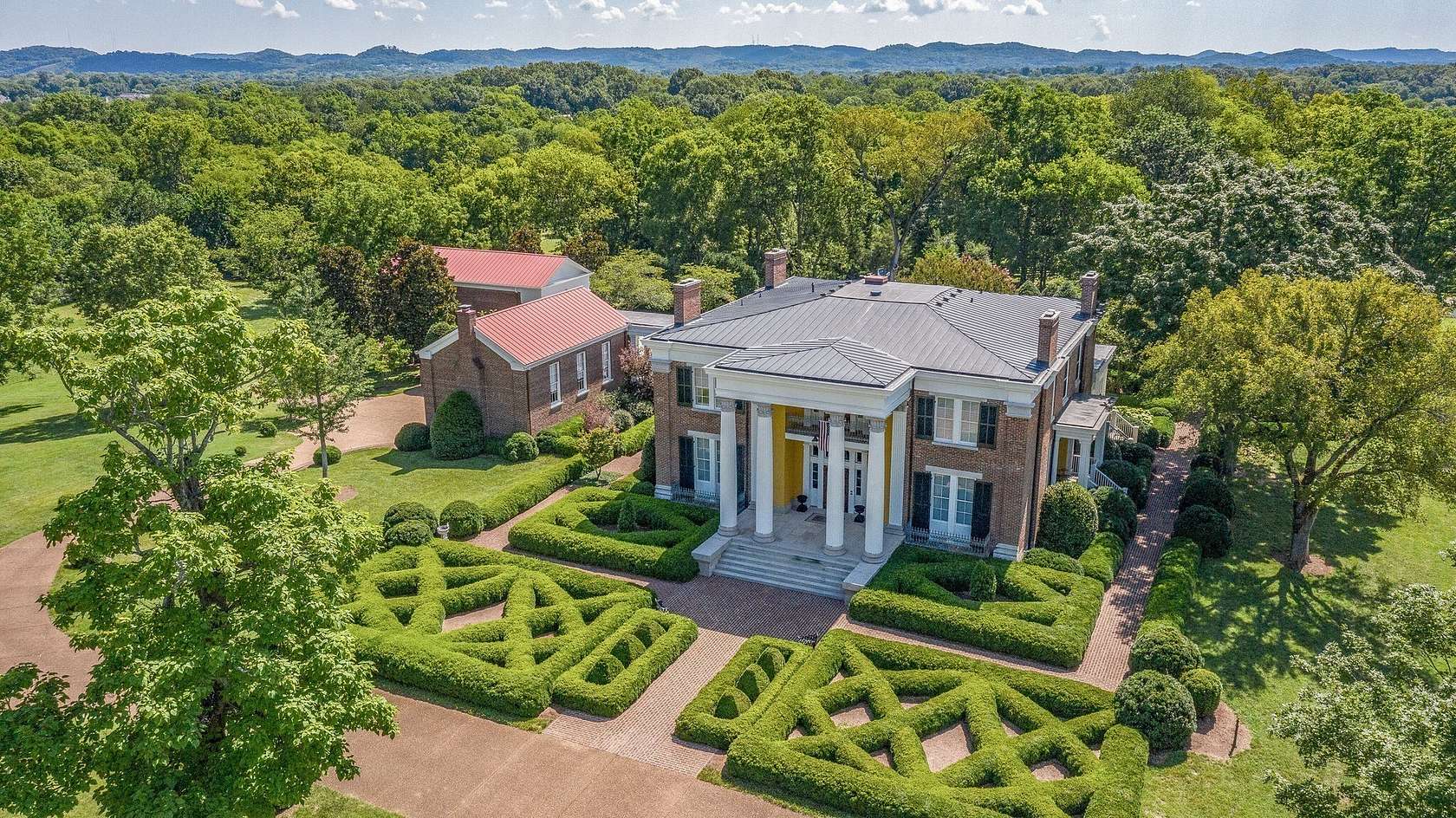 66 Acres of Land with Home for Sale in Franklin, Tennessee