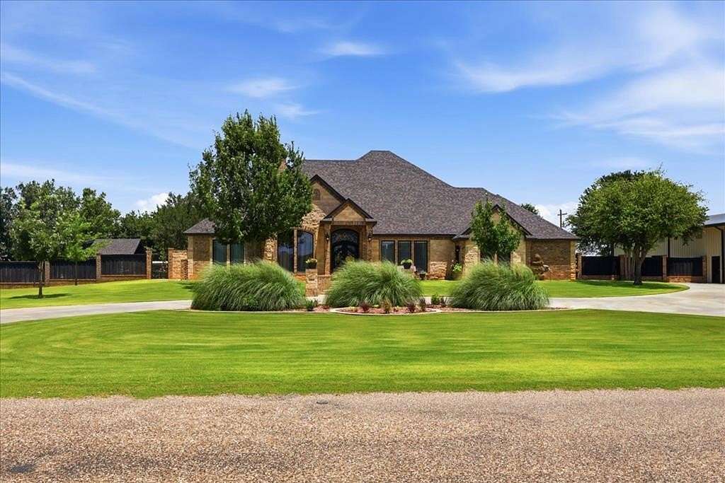 2.1 Acres of Land with Home for Sale in Seminole, Texas