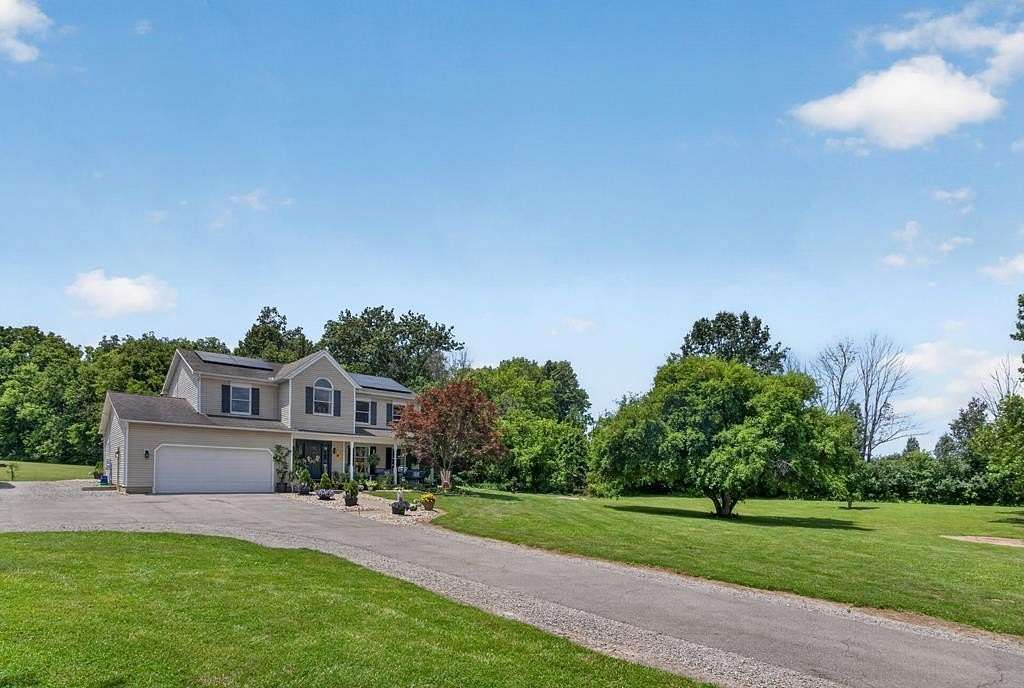 5 Acres of Land with Home for Sale in Chillicothe, Ohio