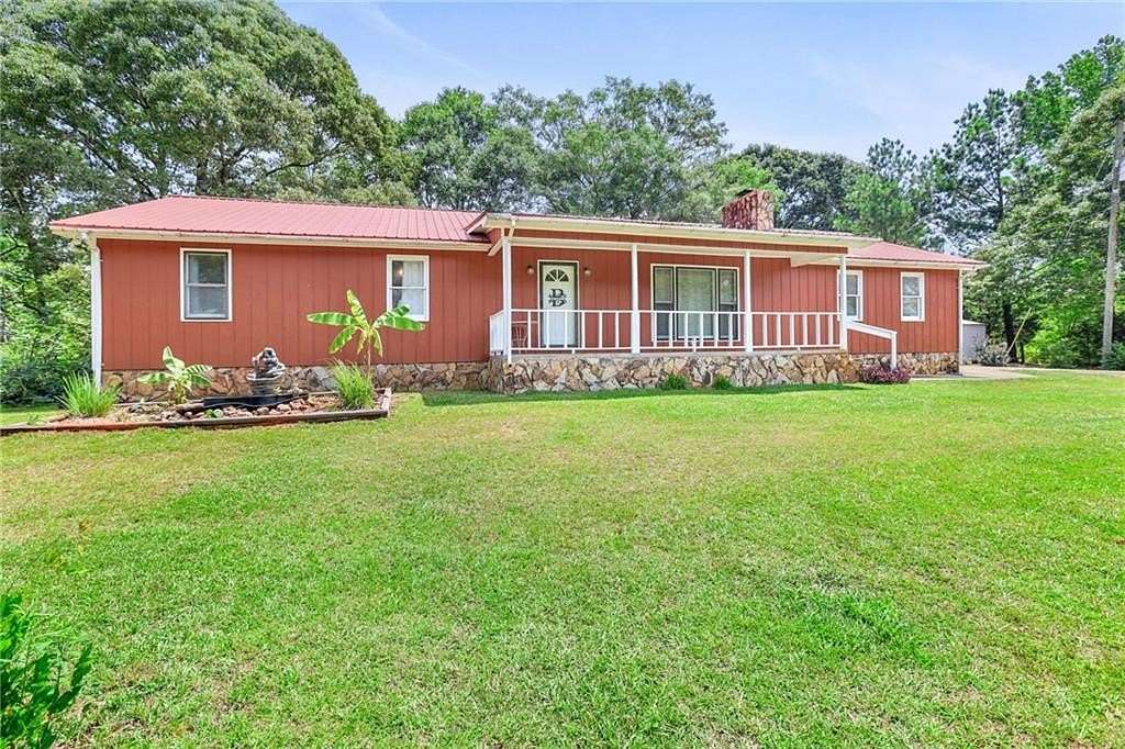 3.37 Acres of Land with Home for Sale in Roanoke, Alabama
