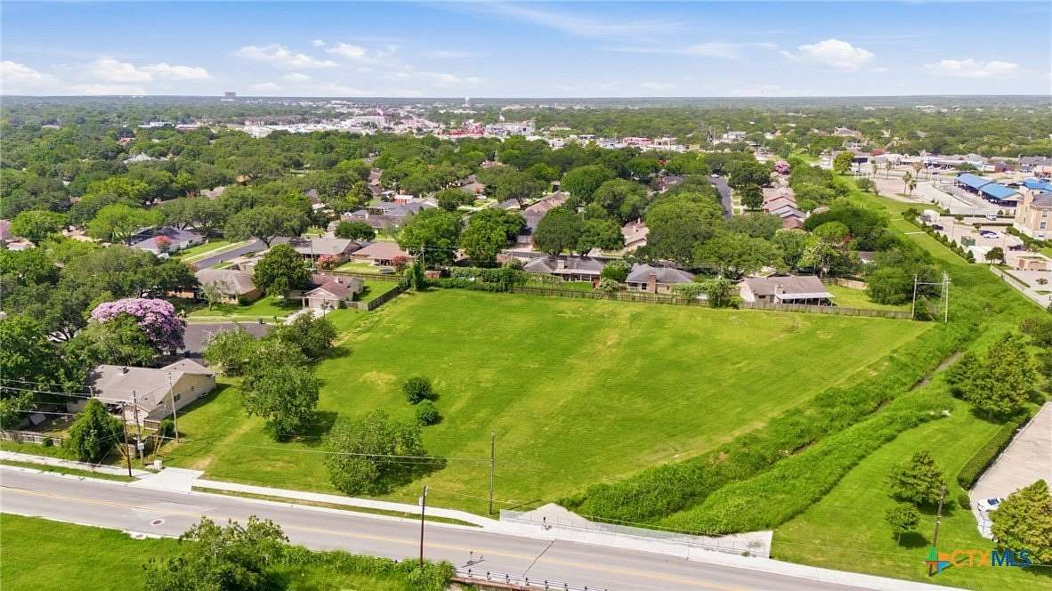 2.27 Acres of Commercial Land for Sale in Victoria, Texas